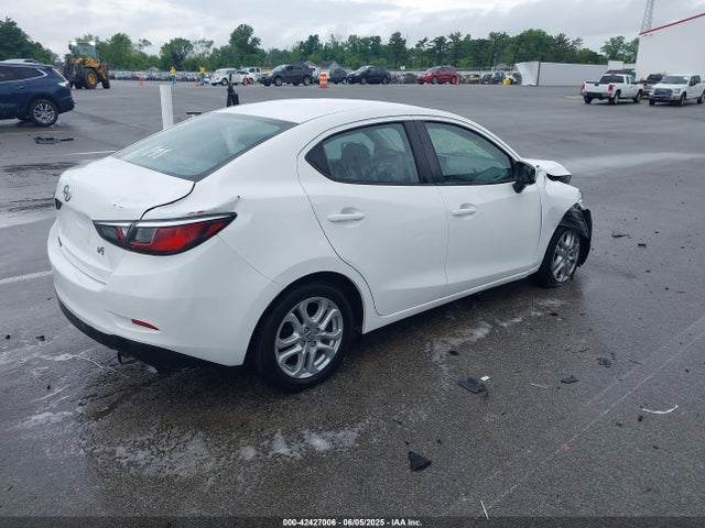 3MYDLBZVXGY123129 Scion p5v