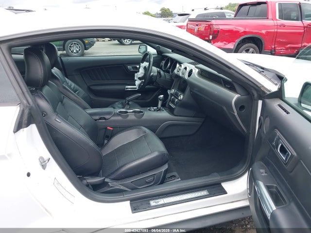 Ford Mustang 2020 1FA6P8TH3L5139199 Image 5