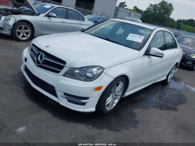 2014 MERCEDES-BENZ C 250 WDDGF4HBXEA930750 Photo 1