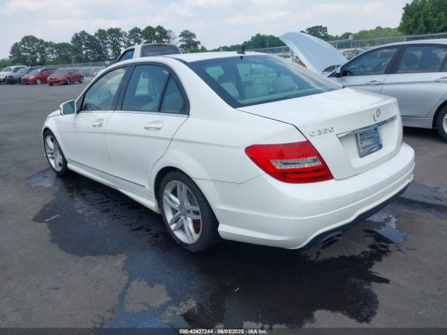 2014 MERCEDES-BENZ C 250 WDDGF4HBXEA930750 Photo 2