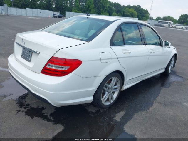 2014 MERCEDES-BENZ C 250 WDDGF4HBXEA930750 Photo 3