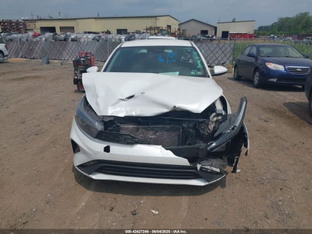 3KPF24AD6PE611746 KIA Forte Lxs