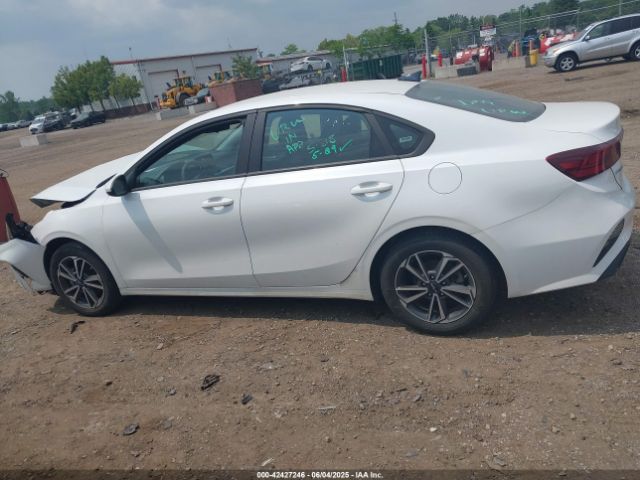 3KPF24AD6PE611746 KIA Forte Lxs