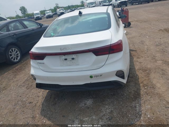 3KPF24AD6PE611746 KIA Forte Lxs