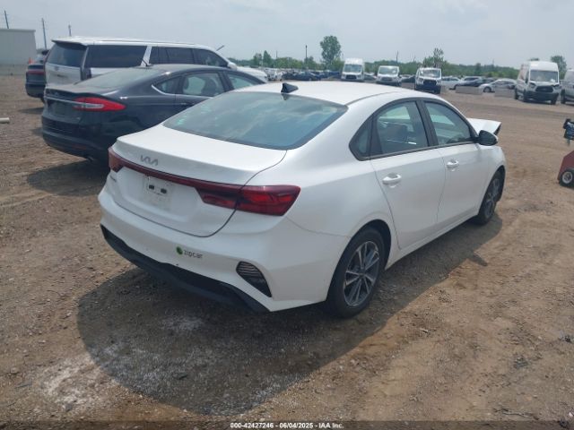 3KPF24AD6PE611746 KIA Forte Lxs