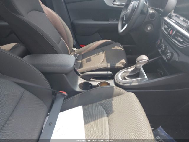 3KPF24AD6PE611746 KIA Forte Lxs