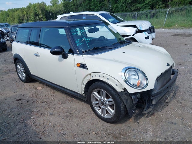 2011 MINI COOPER CLUBMAN WMWZF3C53BT188283 Photo 0