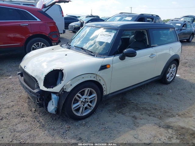 2011 MINI COOPER CLUBMAN WMWZF3C53BT188283 Photo 1