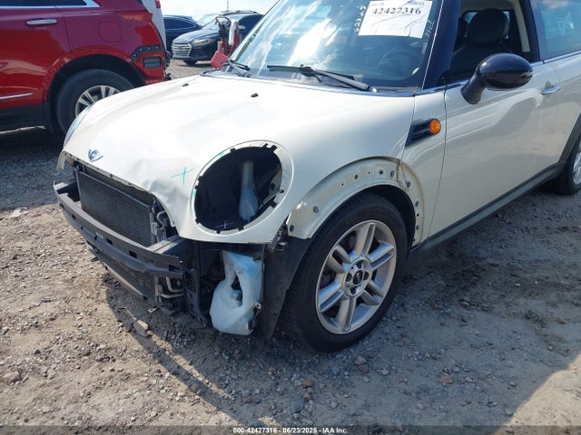 2011 MINI COOPER CLUBMAN WMWZF3C53BT188283 Photo 5