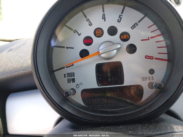 2011 MINI COOPER CLUBMAN WMWZF3C53BT188283 Photo 6