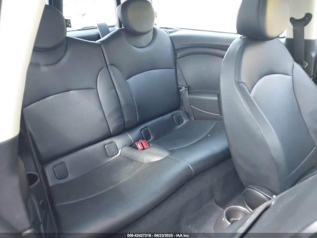 2011 MINI COOPER CLUBMAN WMWZF3C53BT188283 Photo 7
