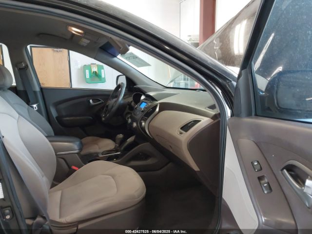 KM8JTCAFXFU102225 Hyundai TUCSON GLS