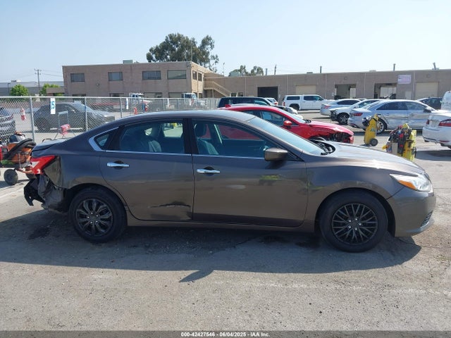 1N4AL3AP4GC250154 Nissan 2016