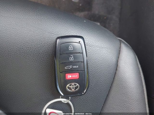 5TDKDRAH9RS050136 Toyota Highlander Xle