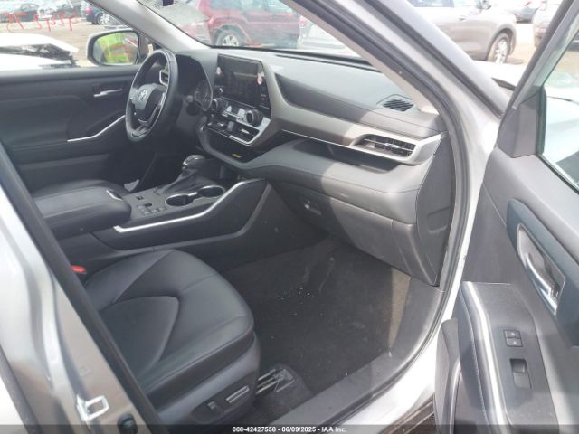 5TDKDRAH9RS050136 Toyota Highlander Xle