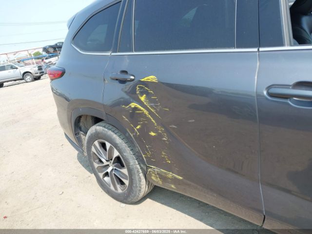 5TDGZRAH9NS554266 Toyota Highlander Xle