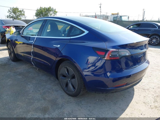 2018 TESLA MODEL 3 5YJ3E1EA0JF058957 Photo 2