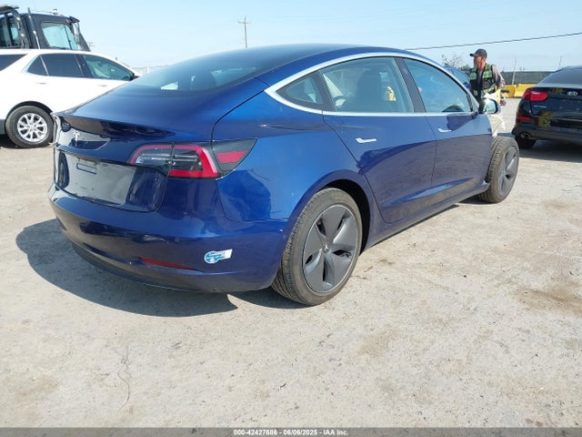 2018 TESLA MODEL 3 5YJ3E1EA0JF058957 Photo 3