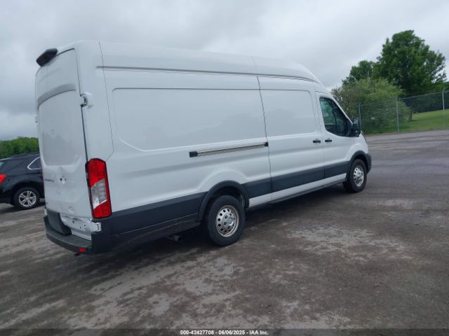 1FTBR3U85NKA64272 Ford Transit-250 Cargo Van