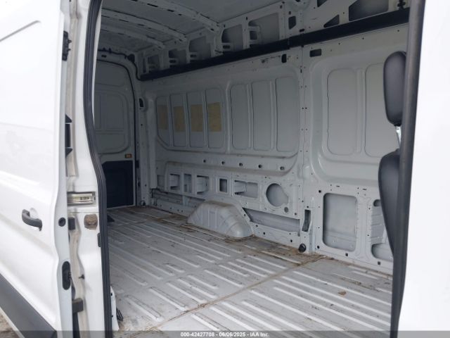 1FTBR3U85NKA64272 Ford Transit-250 Cargo Van