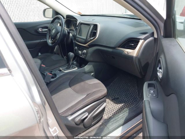 1C4PJMCS6GW357965 Jeep Cherokee Latitude