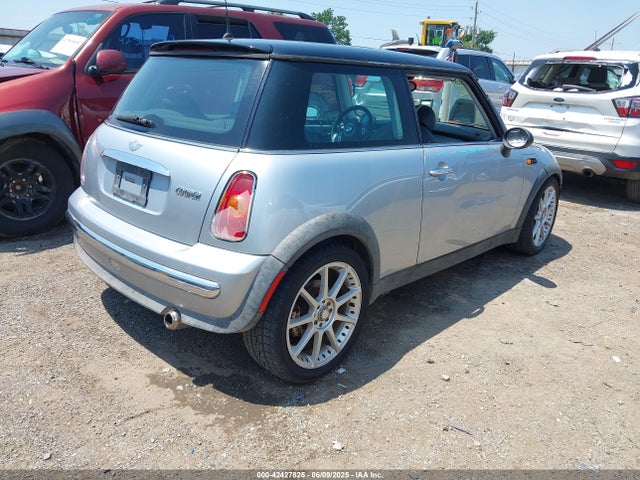 2003 MINI COOPER WMWRC33403TC38853 Photo 3