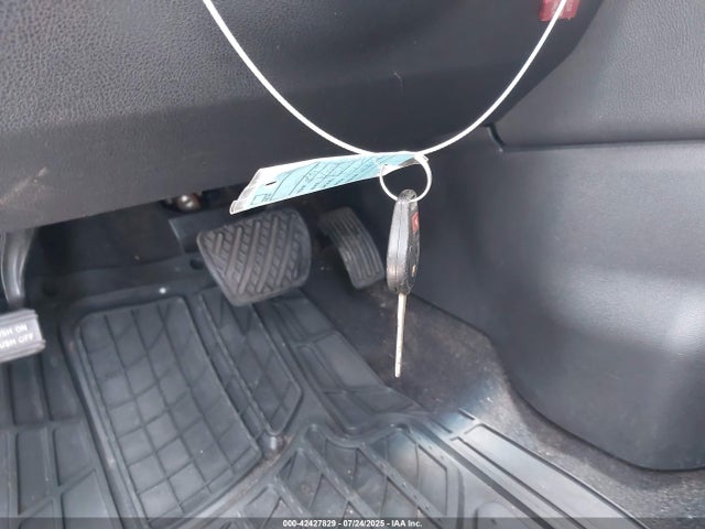 JN8AS5MT1FW153805 Nissan Rogue Select S