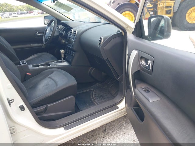 JN8AS5MT1FW153805 Nissan Rogue Select S