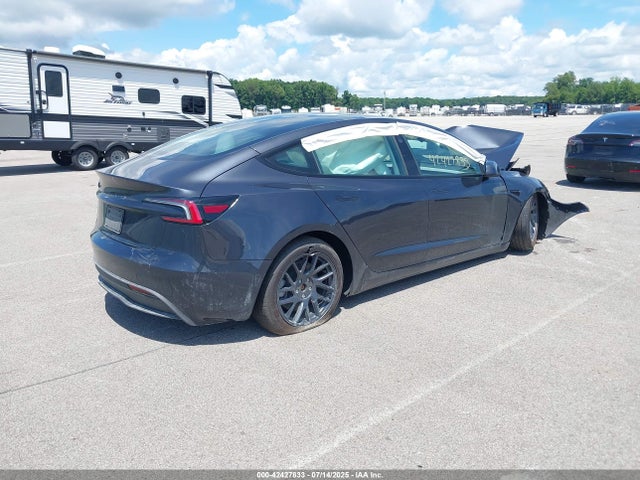2025 TESLA MODEL 3 5YJ3E1EA7SF000605 Photo 3