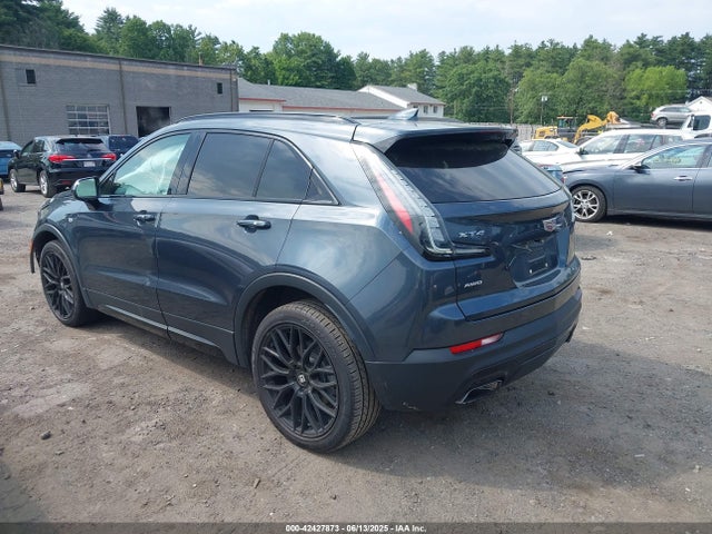 2019 CADILLAC XT4 1GYFZFR45KF202738 Photo 2