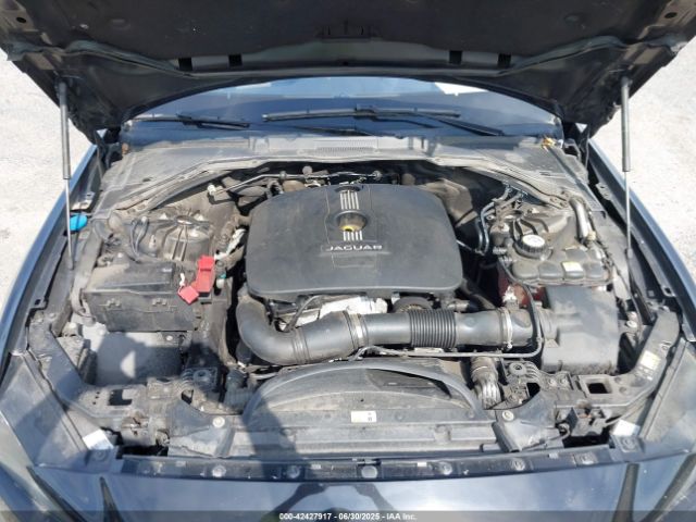 2017 JAGUAR XE SAJAR4BG7HA966350 Photo 9