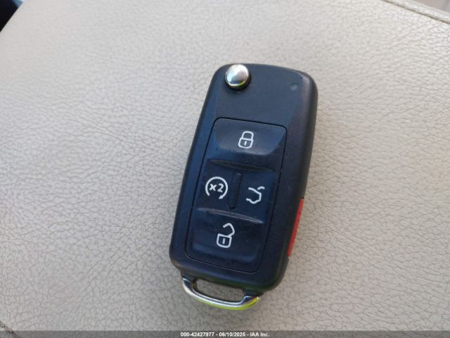 1VWCV7A39FC033227 Volkswagen 2015