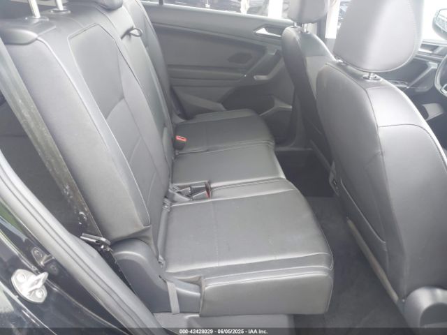 3VV3B7AX7JM076018 Volkswagen Tiguan 2.0t Se/2.0t Sel