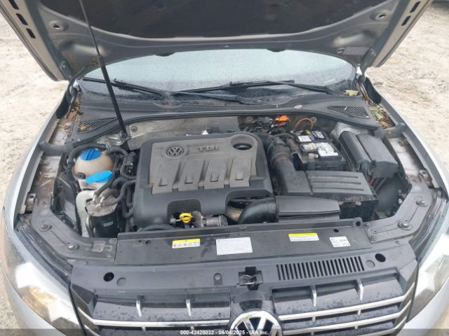 1VWBN7A3XEC055375 Volkswagen Passat 2.0l Tdi Se