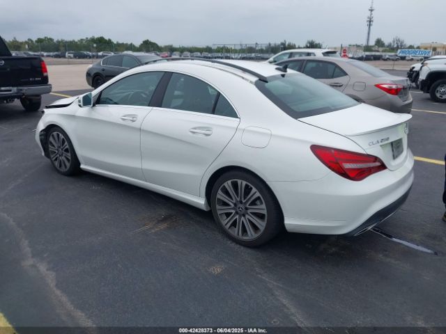 2018 MERCEDES-BENZ CLA 250 WDDSJ4EBXJN676439 Photo 2