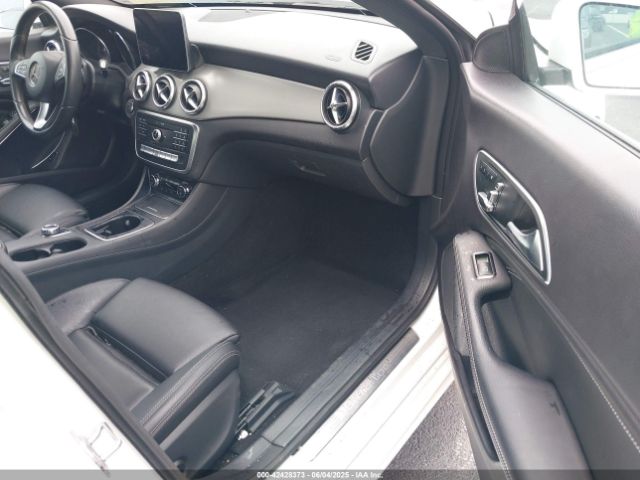 2018 MERCEDES-BENZ CLA 250 WDDSJ4EBXJN676439 Photo 4