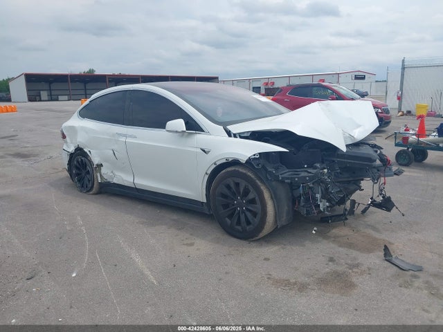 2018 TESLA MODEL X 5YJXCBE22JF139819 Photo 0