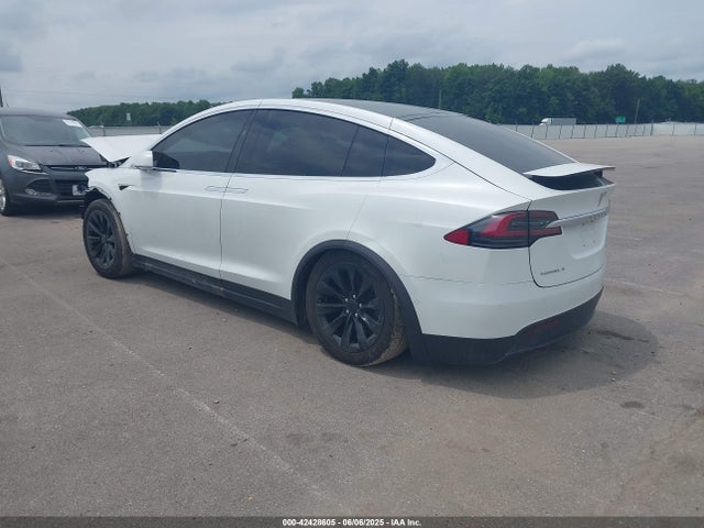 2018 TESLA MODEL X 5YJXCBE22JF139819 Photo 2