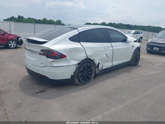 2018 TESLA MODEL X 5YJXCBE22JF139819 Photo 3