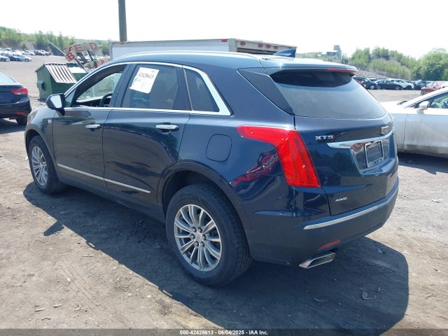 2017 CADILLAC XT5 1GYKNDRSXHZ286737 Photo 2