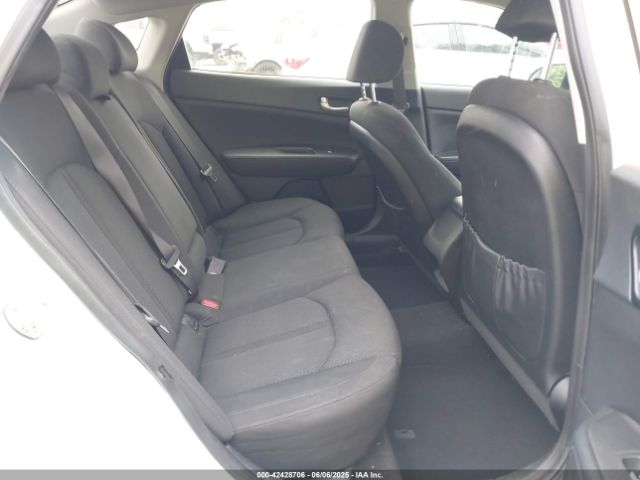 KNAGT4L37G5105387 KIA Optima Lx