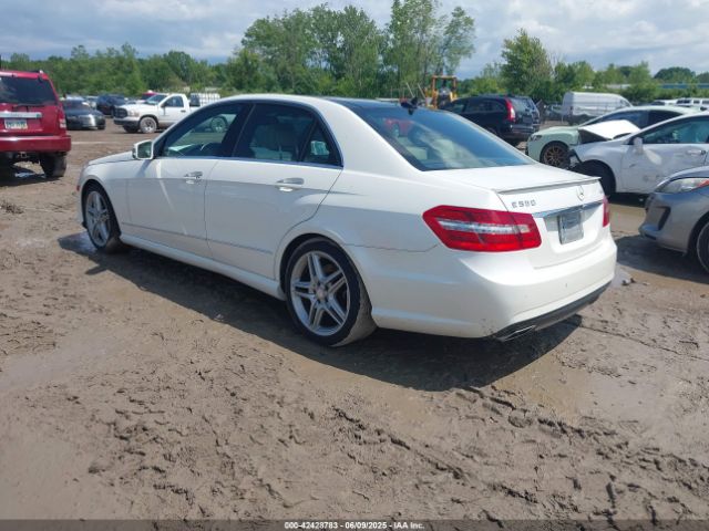 2011 MERCEDES-BENZ E 550 WDDHF9AB9BA376107 Photo 2