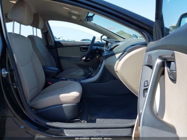 KMHDH4AE2GU646084 Hyundai ELANTRA SE