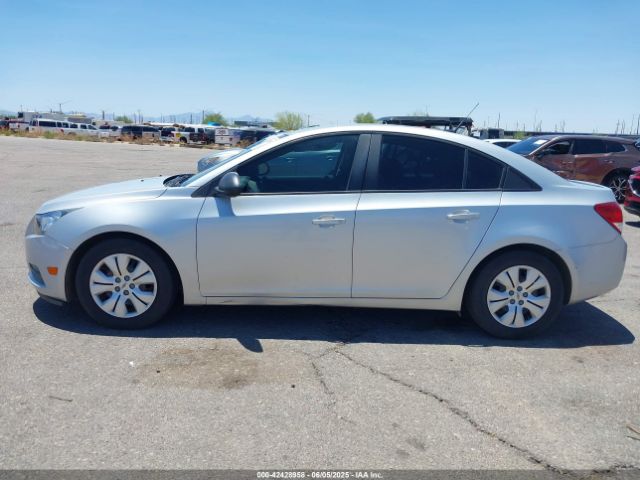 1G1PA5SH6E7448472 Chevrolet Cruze Ls Auto
