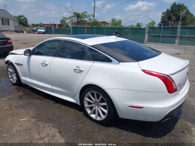 2016 JAGUAR XJ SAJWJ1CD6G8V95512 Photo 2