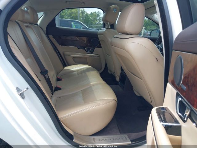 2016 JAGUAR XJ SAJWJ1CD6G8V95512 Photo 7