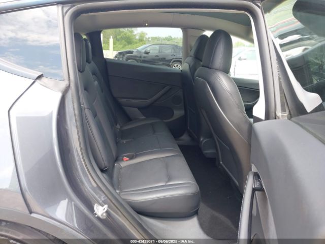 2021 TESLA MODEL Y 5YJYGDEE2MF115457 Photo 7