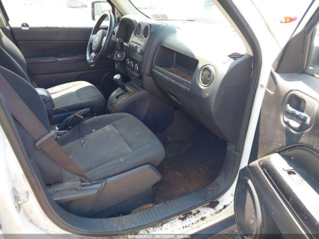 1C4NJRFBXGD782116 Jeep Patriot Latitude