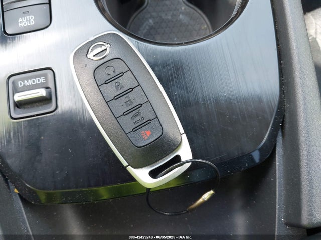 5N1BT3BA9SC808402 Nissan Rogue Sv Fwd