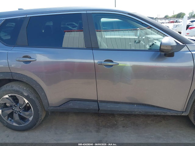 5N1BT3BA9SC808402 Nissan Rogue Sv Fwd
